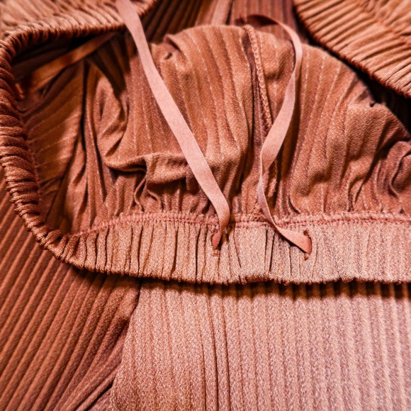 NWOT Uniqlo Ribbed Slightly Flared Pants - Picture 3 of 3